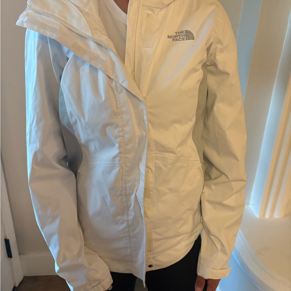 NORTH FACE WHITE SNOW JACKET